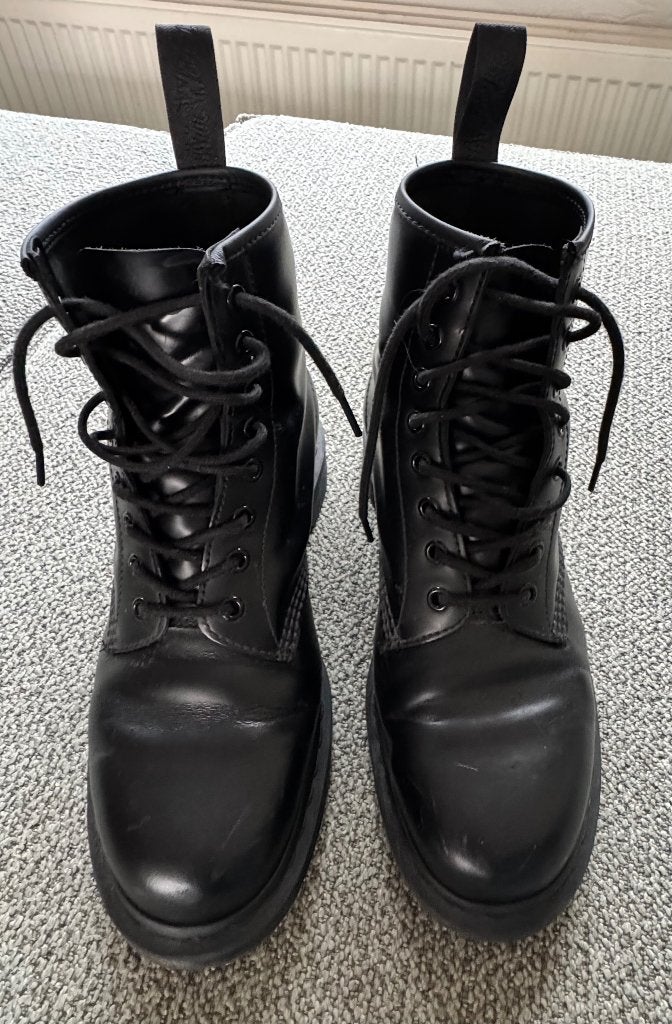 Dr. Martens 1460 Mono Black – maat 42, Kleding | Dames, Schoenen, Zwart, Lage of Enkellaarzen, Ophalen of Verzenden, Dr. Martens