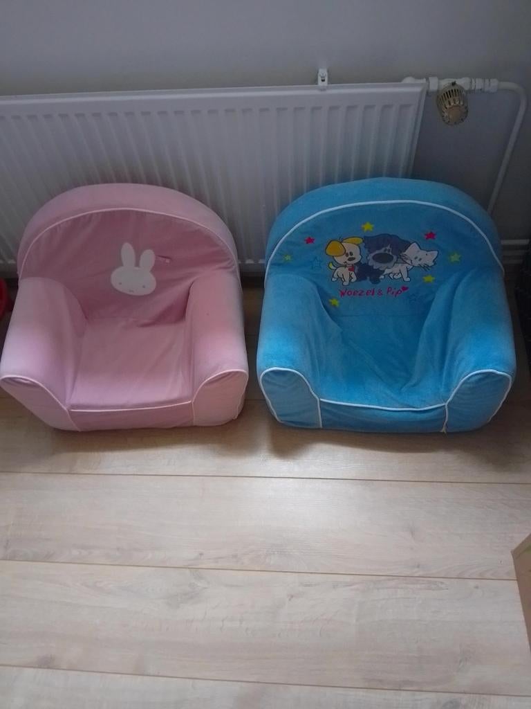 2 kinderfauteuiltjes, blauw Woezel en Pip en roze nijntje, Ophalen, Zo goed als nieuw, Stoel(en)