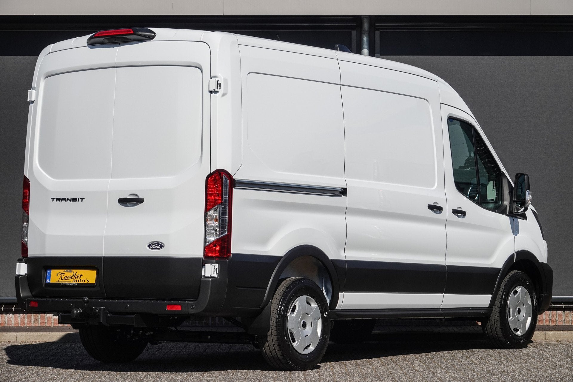 Ford Transit L2H2 2.0Tdci 130Pk | 350 | Trend | 2x Schuifdeu, Auto's, Bestelauto's, 12 maanden, Stof, Zwart, 4 cilinders