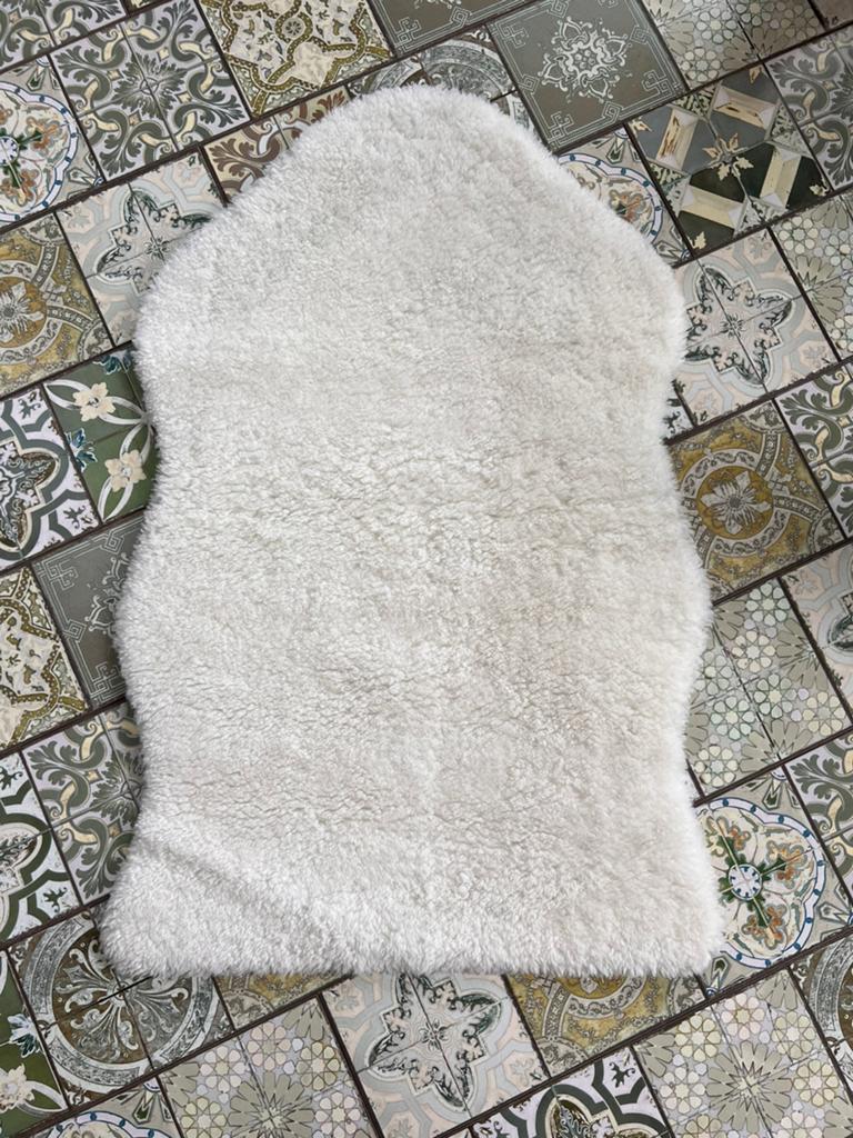 IKEA TOFTLUND Vloerkleed Schapenvacht Wit 55x85 cm, Huis en Inrichting, Stoffering | Tapijten en Kleden, Ophalen, Wit, 50 tot 100 cm