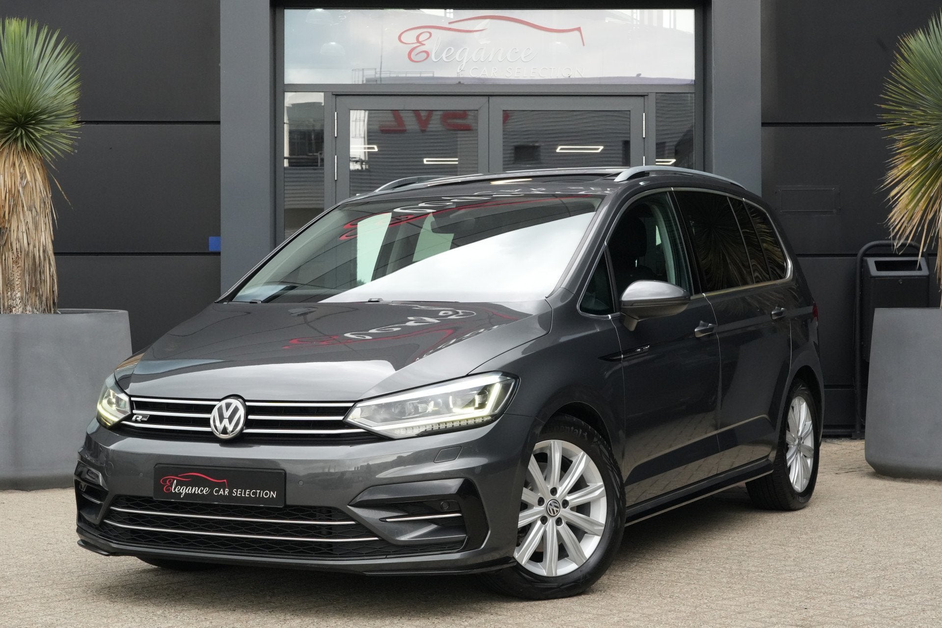 Volkswagen Touran 1.8 TSI Highline Business R 7p | 180pk | P, Gebruikt, 4 cilinders, 1462 kg, 179 pk
