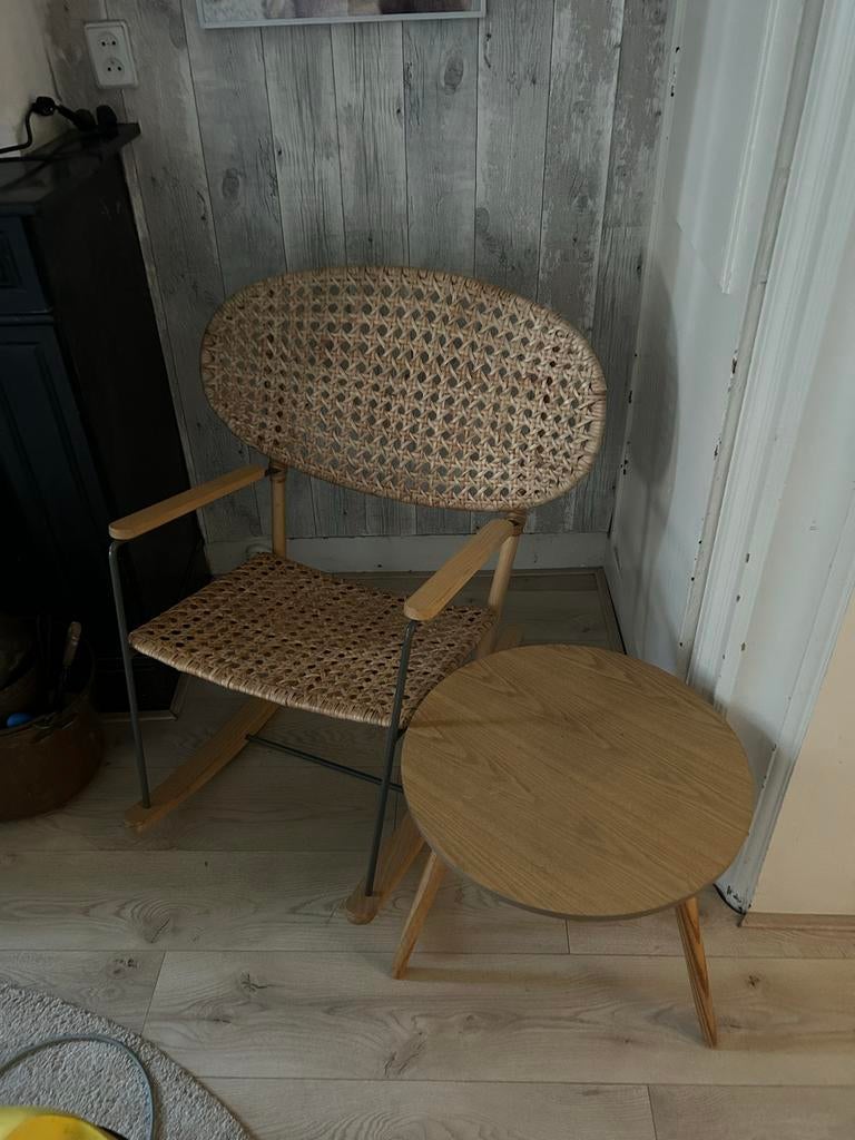 Schommelstoel met tafeltje, Tuin en Terras, Ophalen of Verzenden, Zo goed als nieuw