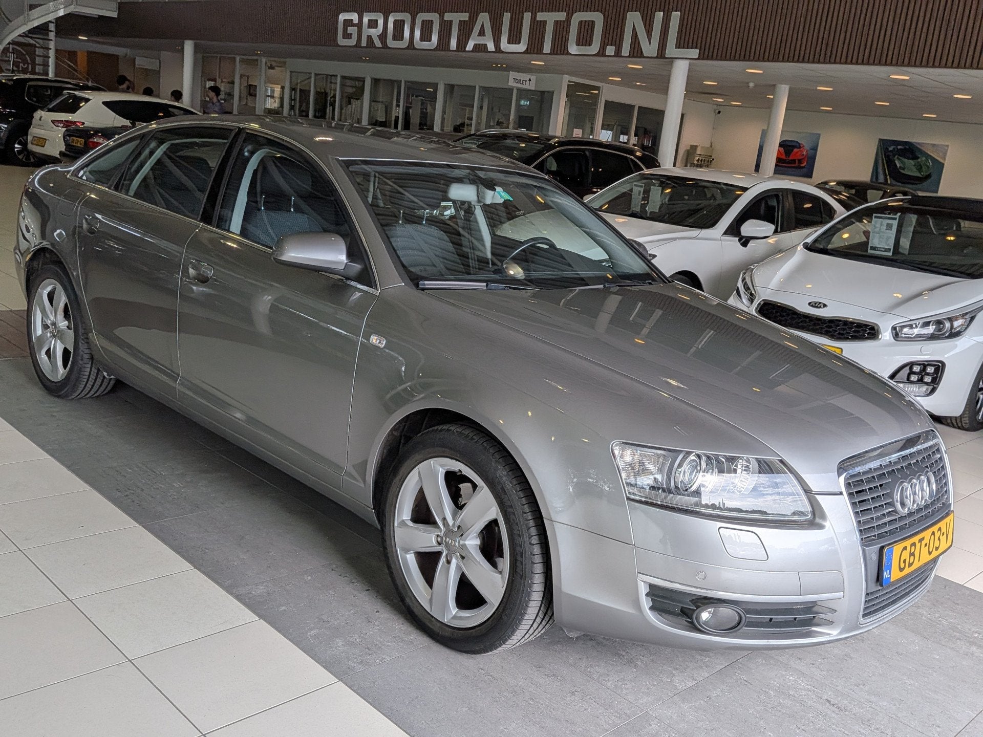Audi A6 Limousine 2.4 Pro Line Automaat Airco, Cruise Contro, Auto's, Gebruikt, 10 km/l, Bedrijf, Grijs