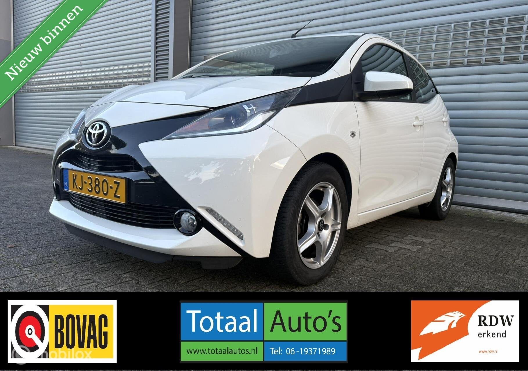 Toyota Aygo 1.0 VVT-i x-Wave*P-CAM*NEDERLANDS*OPEN DAK, Voorwielaandrijving, Gebruikt, Euro 6, 4 stoelen