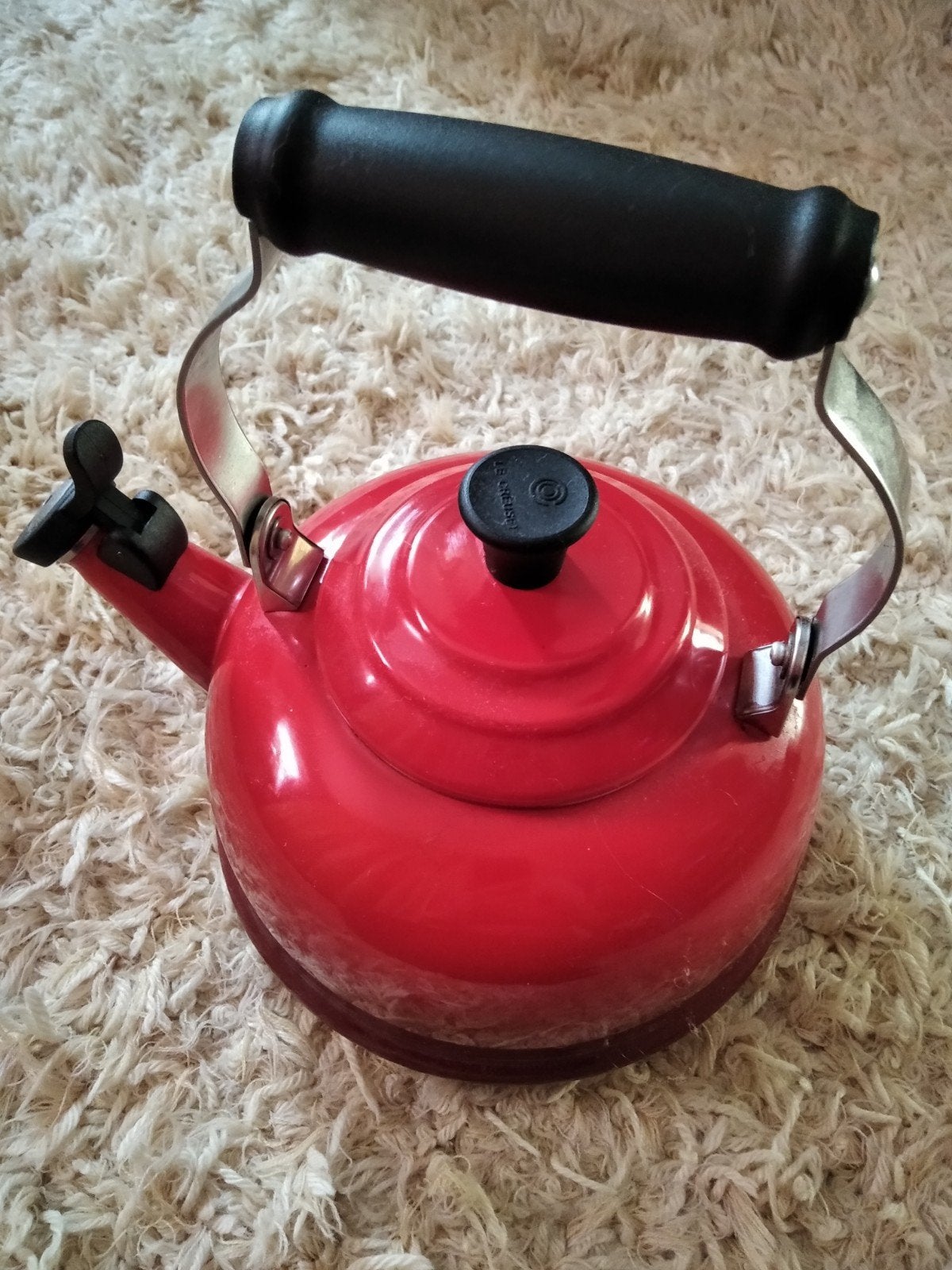 De onverwoestbare Le Creuset fluitketel. Oranje-Rood., 1 tot 2 liter, Ophalen of Verzenden, Gebruikt