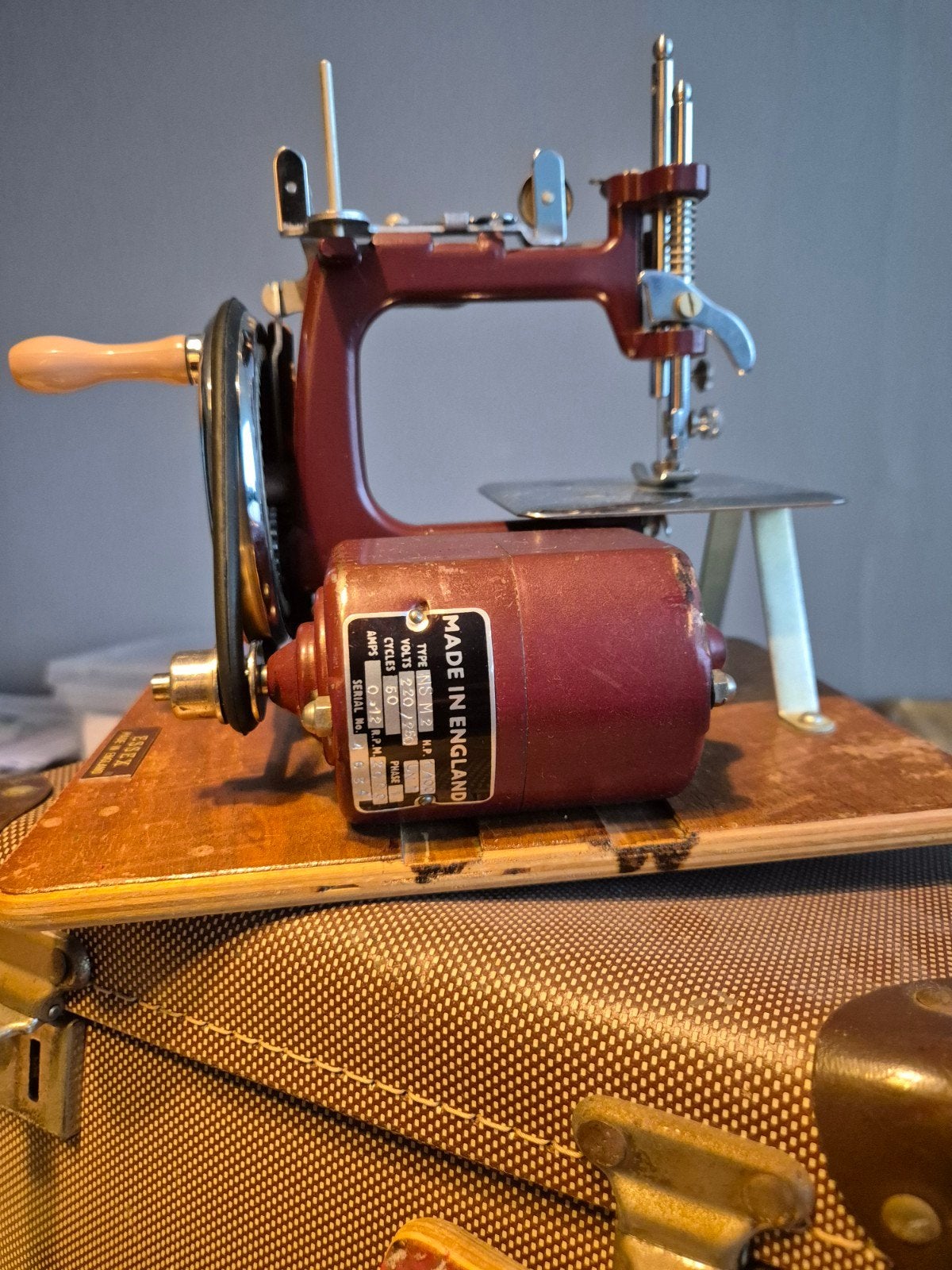 leuke hand electrische naaaimachine, Ophalen, Gebruikt, Naaimachine, Overige merken