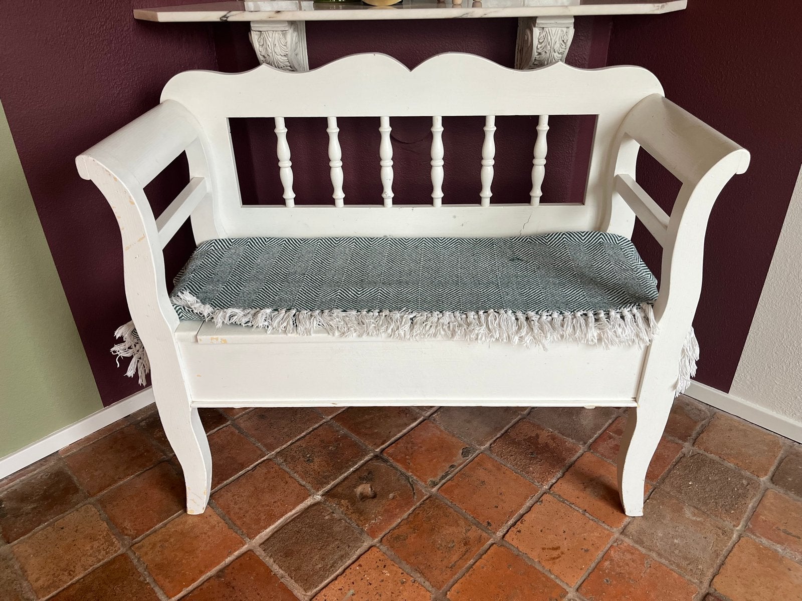 Witte houten bank met opbergruimte, Ophalen