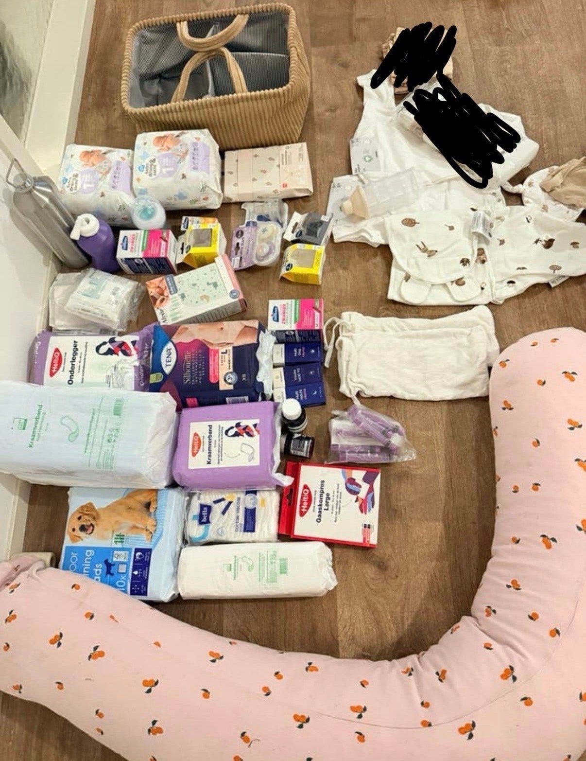 Kraampakket + babykleding, Ophalen, Zo goed als nieuw