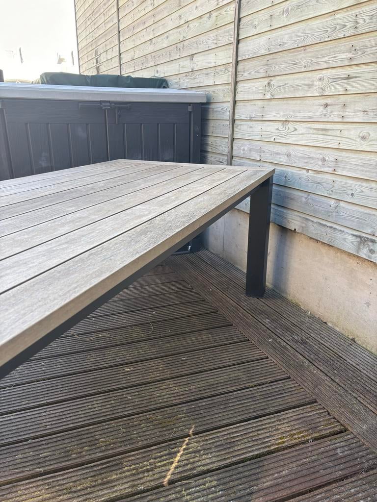 Robuuste tuintafel met teakhout blad en 4 stoelen, Tuin en Terras, Tuintafels, Ophalen, Zo goed als nieuw, Rechthoekig, Hout