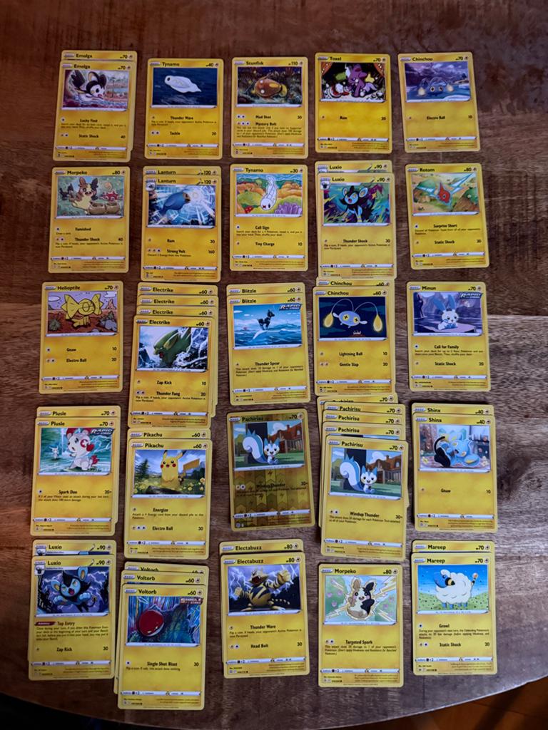 Pokemon elektrische kaarten - NM kwaliteit, Verzamelen, Ophalen of Verzenden, Zo goed als nieuw
