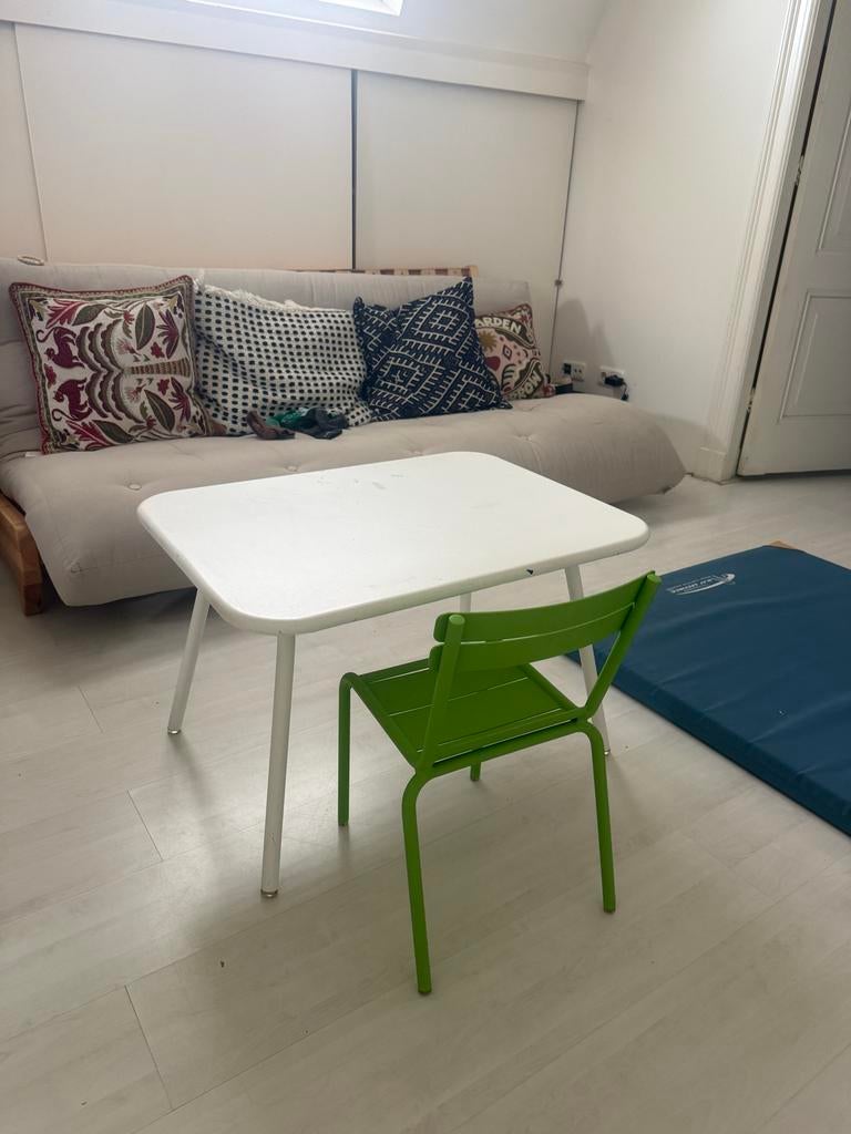 Fermob Kindertafel +  2 Fermob stoelen design goede staat, Ophalen, Gebruikt, Tafel(s) en Stoel(en)