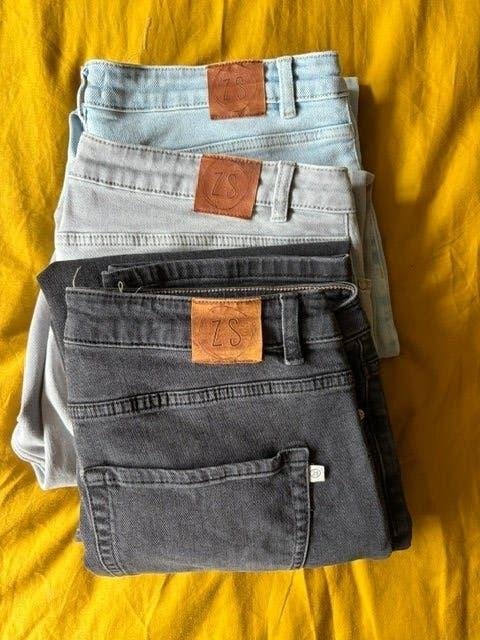 Mom jeans Zusss, Kleding | Dames, Overige kleuren, Verzenden, Zo goed als nieuw, W33 - W36 (confectie 42/44)