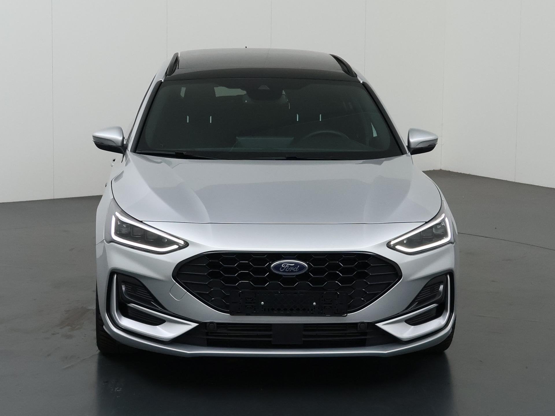 Ford Focus 1.0 EcoBoost Hybrid ST Line X | Trekhaak | Panora, Stof, Gebruikt, Automatische klimaatregeling, Bedrijf