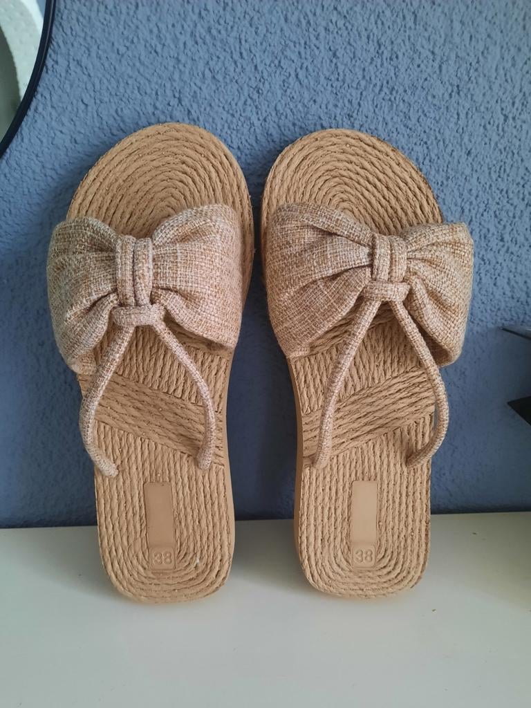 Slippers nieuw mt. 38, Ophalen, Nieuw, Meisje, Overige typen