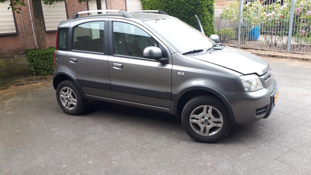 Fiat Panda 1.2 51KW 2011 Grijs 4x4, Auto's, Fiat, Stof, 40 €/maand, Handgeschakeld, Vierwielaandrijving