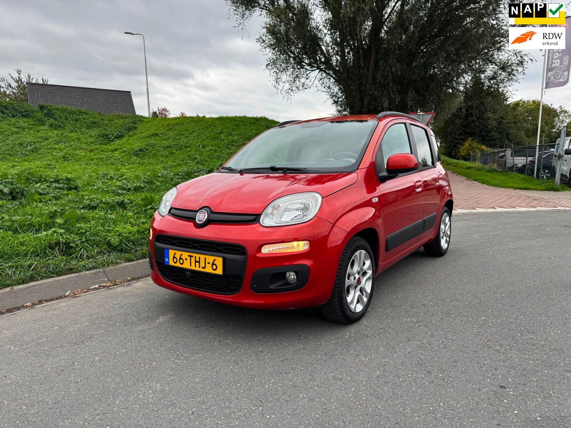 Fiat Panda 0.9 TwinAir Lounge Turbo 86PK Zitplaatsen 5, Auto's, Voorwielaandrijving, Euro 5, 86 pk, Panda