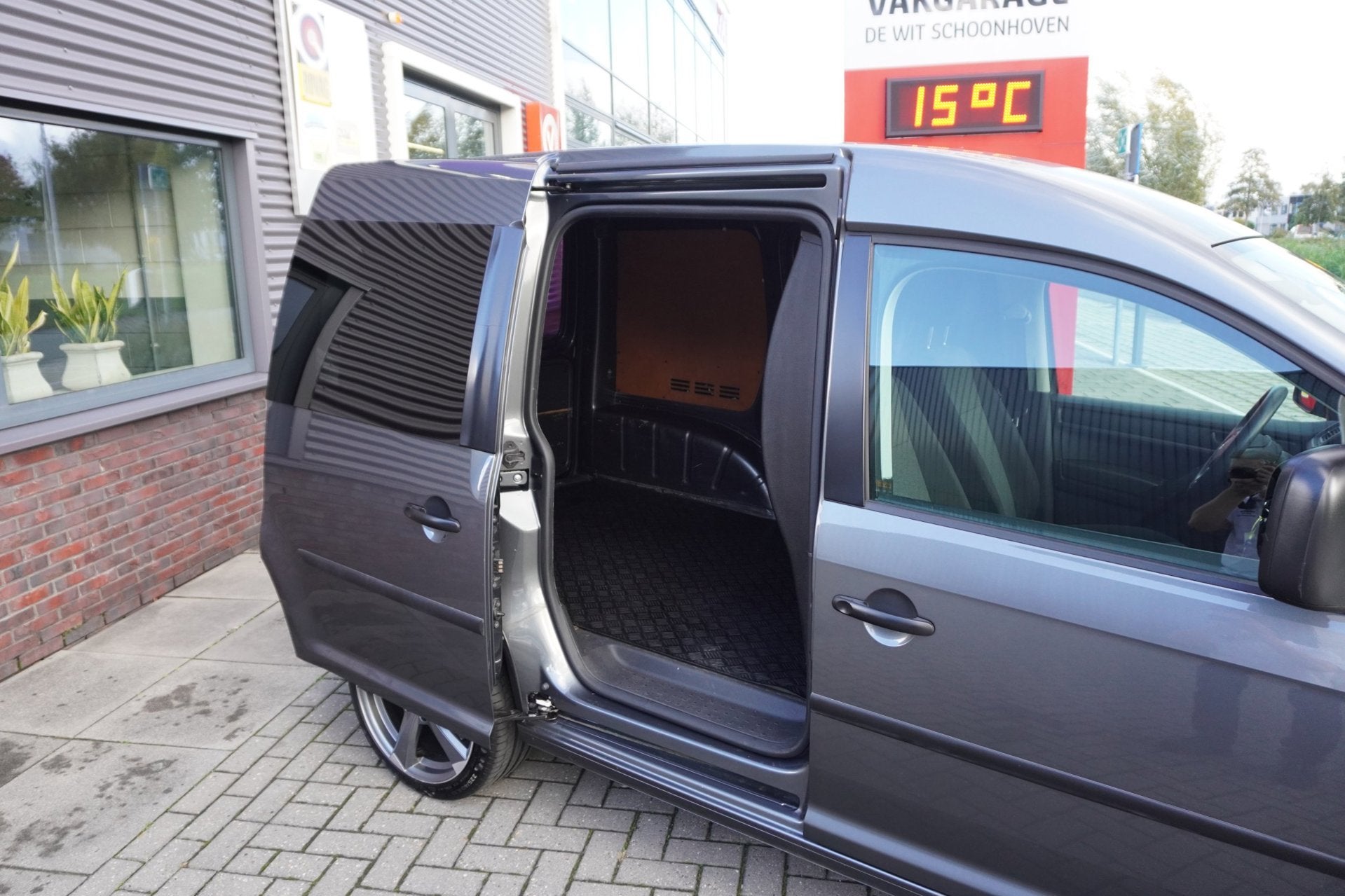 Volkswagen Caddy 1.6 TDI L1H1 Comfortline; Dubbele schuifdeu, Voorwielaandrijving, Euro 5, Stof, Gebruikt