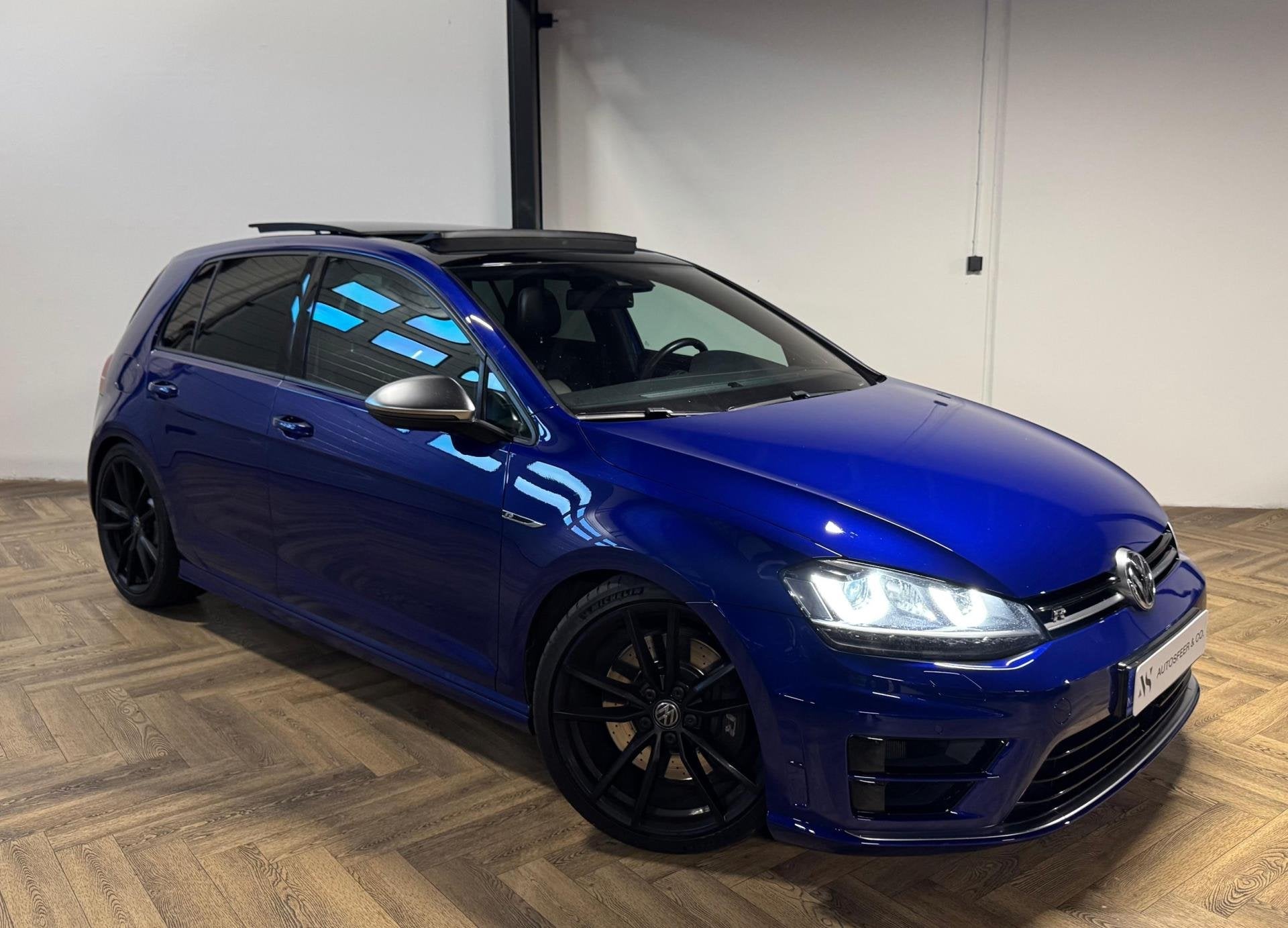 Volkswagen Golf 2.0 TSI R 4Motion PANO KEYLESS, Auto's, Automaat, Gebruikt, Zwart, 4 cilinders