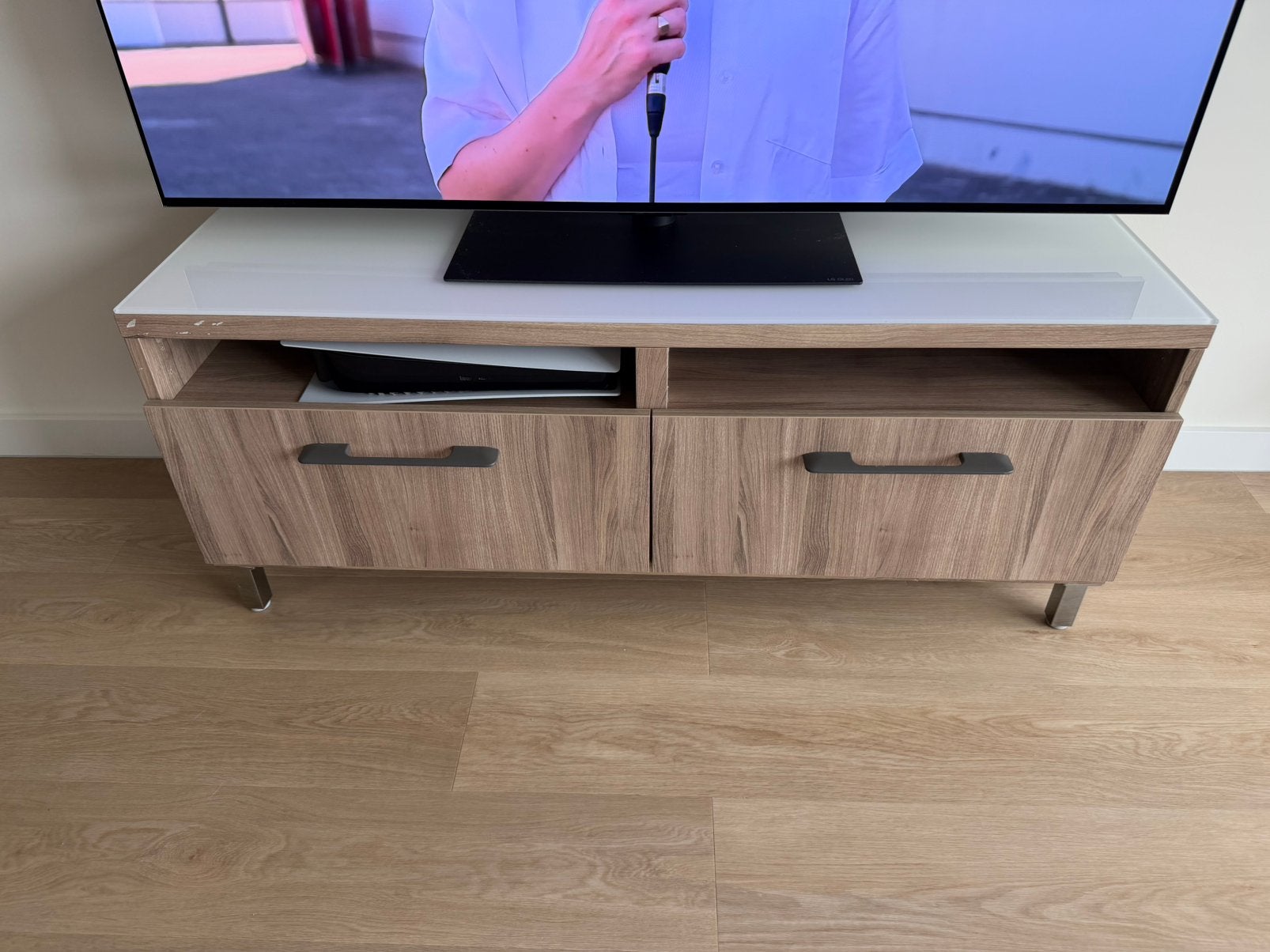 Tv meubel - GRATIS af te halen, Huis en Inrichting, Kasten | Televisiemeubels, Ophalen, 100 tot 150 cm, Zo goed als nieuw, Minder dan 100 cm