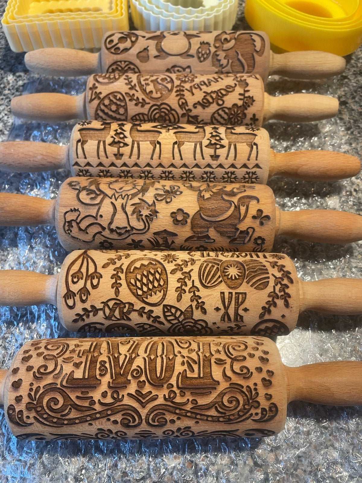 Houten deegrollers en koekjesvormen, Ophalen of Verzenden, Gebruikt, Taarten of Cupcakes, Bakvorm