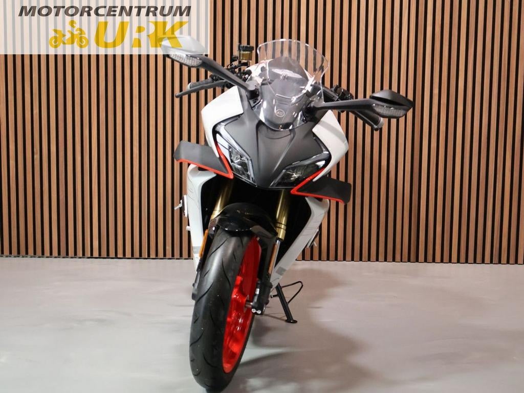 CFMOTO 450 SR (bj 2025), Motoren, 450 cc, 2 cilinders, Bedrijf, Onbekend