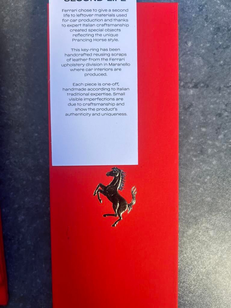 Originele Ferarri Sleutel hanger, Ophalen of Verzenden, Nieuw, Sport