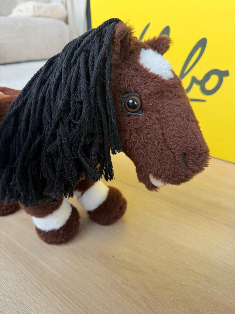 HKM Kids Knuffel Paard Bruin met Witte Sokken, Overige merken, Ophalen of Verzenden, Zo goed als nieuw, Middelgroot (20 tot 80 cm)