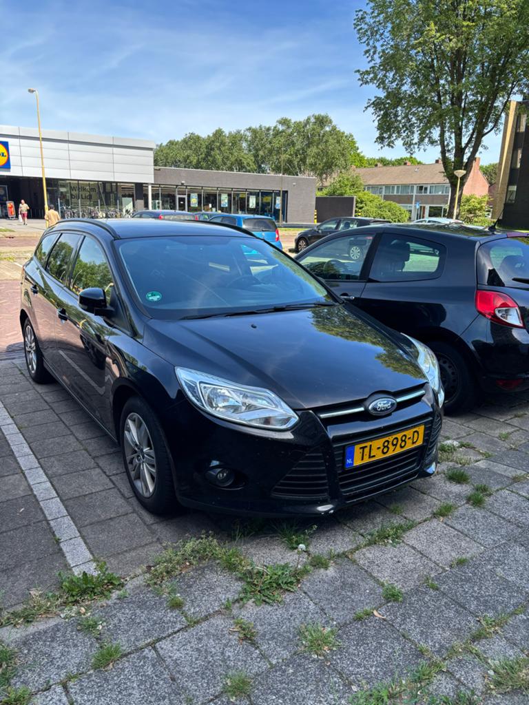 Ford Focus 1.0 Ecoboost 92KW Wagon 2013 Zwart, Auto's, Ford, Zwart, Zwart, Handgeschakeld, 1216 kg