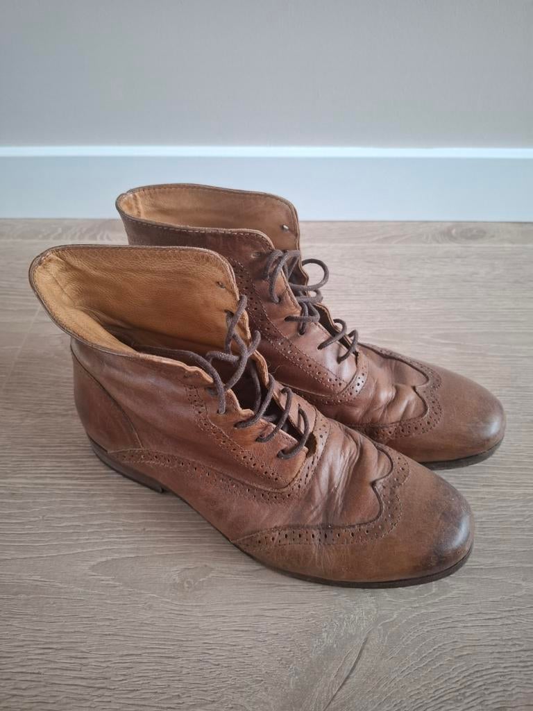 Handgemaakte leren brogues uit Barcelona maat 39, Ophalen, Bruin, Lage of Enkellaarzen, Onbekend
