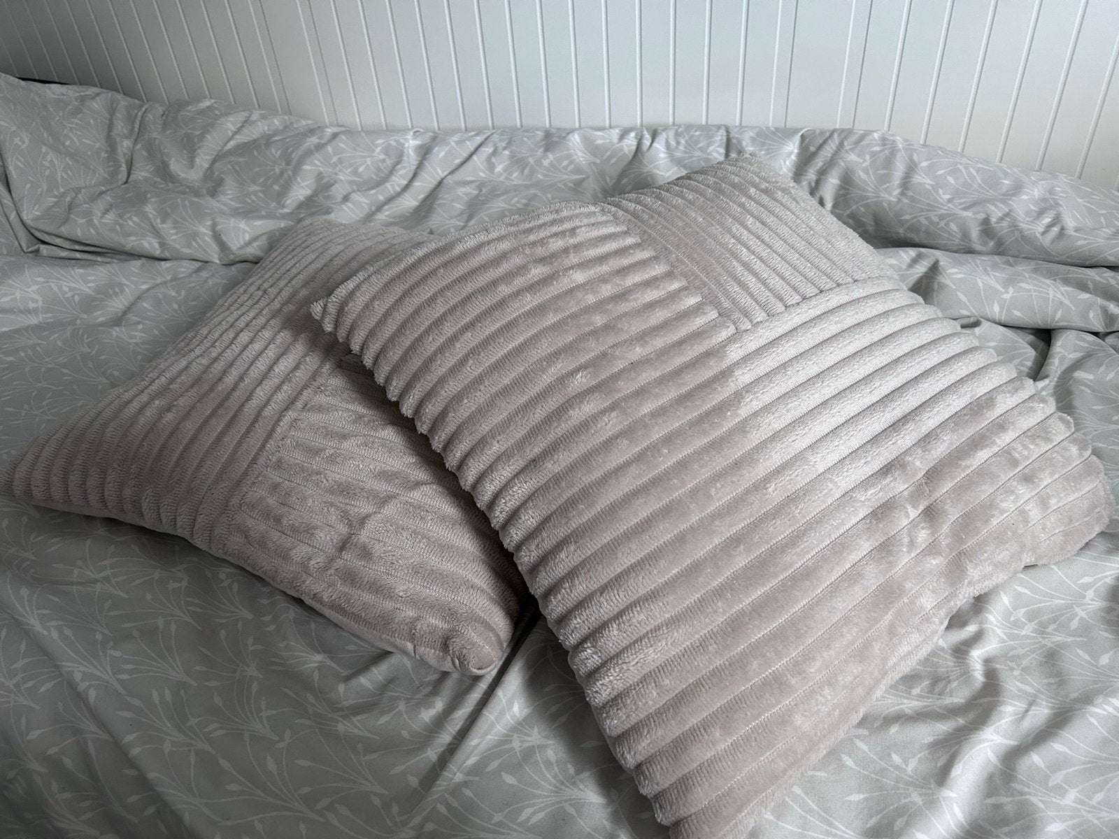 JYSK Sierkussens (2 stuks) - Zo goed als nieuw, Huis en Inrichting, Woonaccessoires | Kussens, Ophalen, Beige, Afneembare hoes