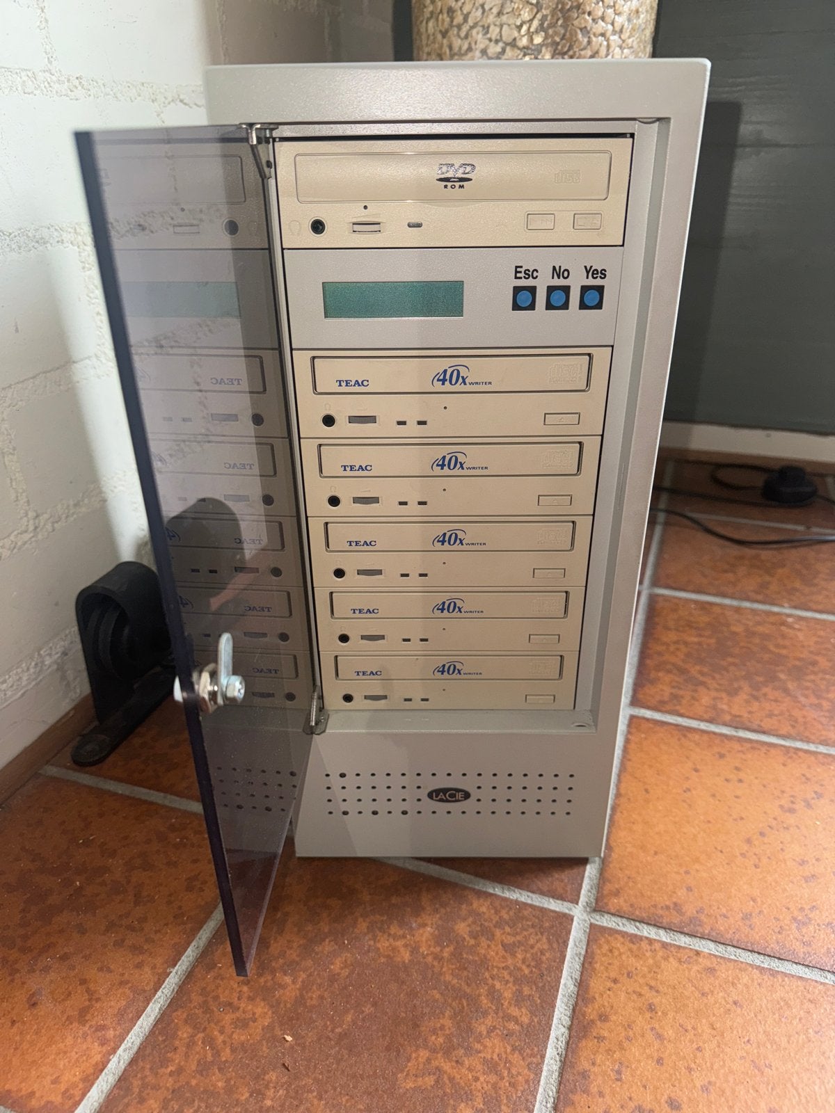 Teac (lacie) DVD/CD writer (40x)  5 kopieen in 1 keer, Gebruikt, Ophalen of Verzenden, Windows, Extern