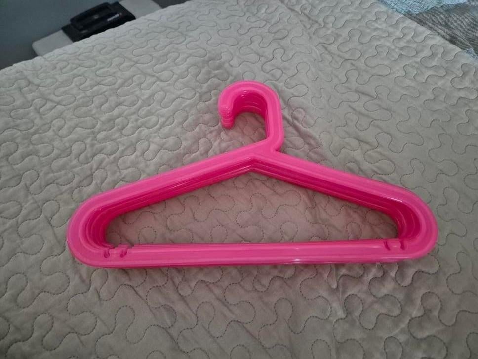 10 roze kledinghangers IKEA zo goed als nieuw, Kinderen en Baby's, Ophalen of Verzenden, Zo goed als nieuw, Kapstokje