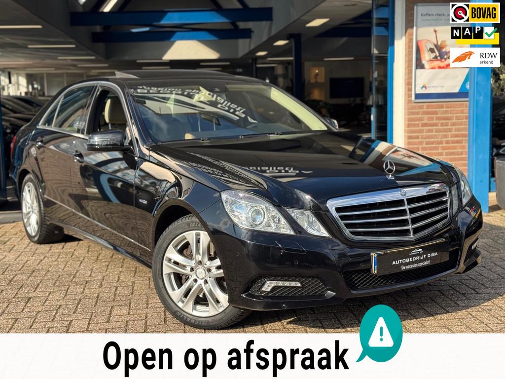 Mercedes-Benz E-klasse 250 CGI Avantgarde 2009 AUT NAVI NAP!, Auto's, Euro 5, Achterwielaandrijving, Gebruikt, Beige