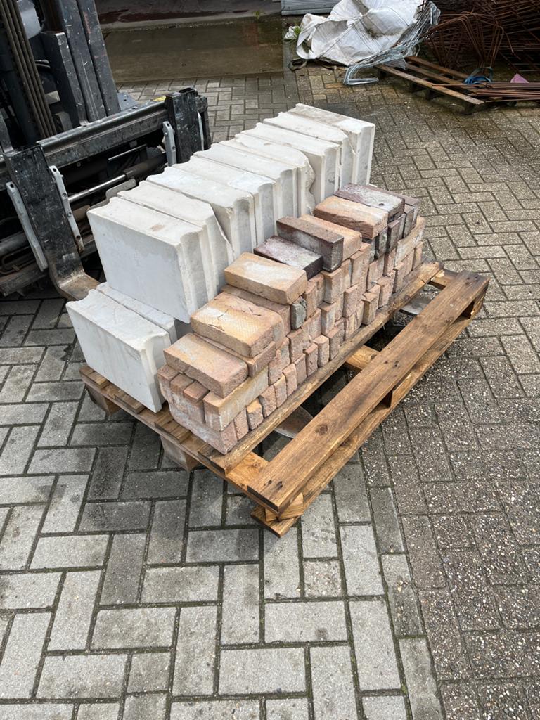 Diverse partij stenen: bakstenen en betonblokken, Ophalen, Gebruikt, Bakstenen