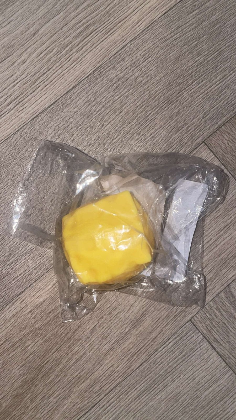 Cheese Squishy, Ophalen, Zo goed als nieuw