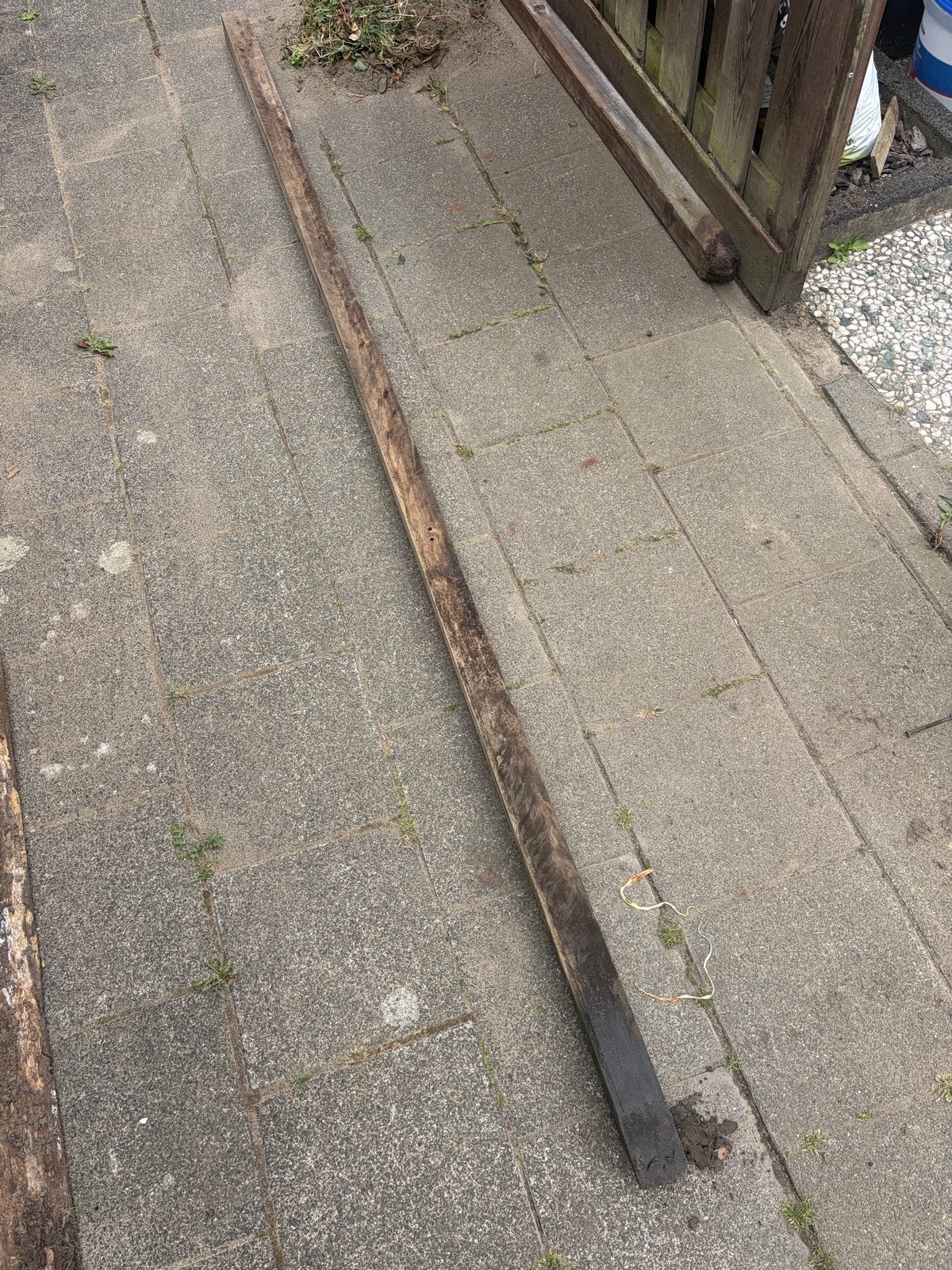 Hardhouten schuttingpaal 275 cm, Tuin en Terras, Palen, Balken en Planken, Ophalen, Gebruikt, Palen, Hardhout