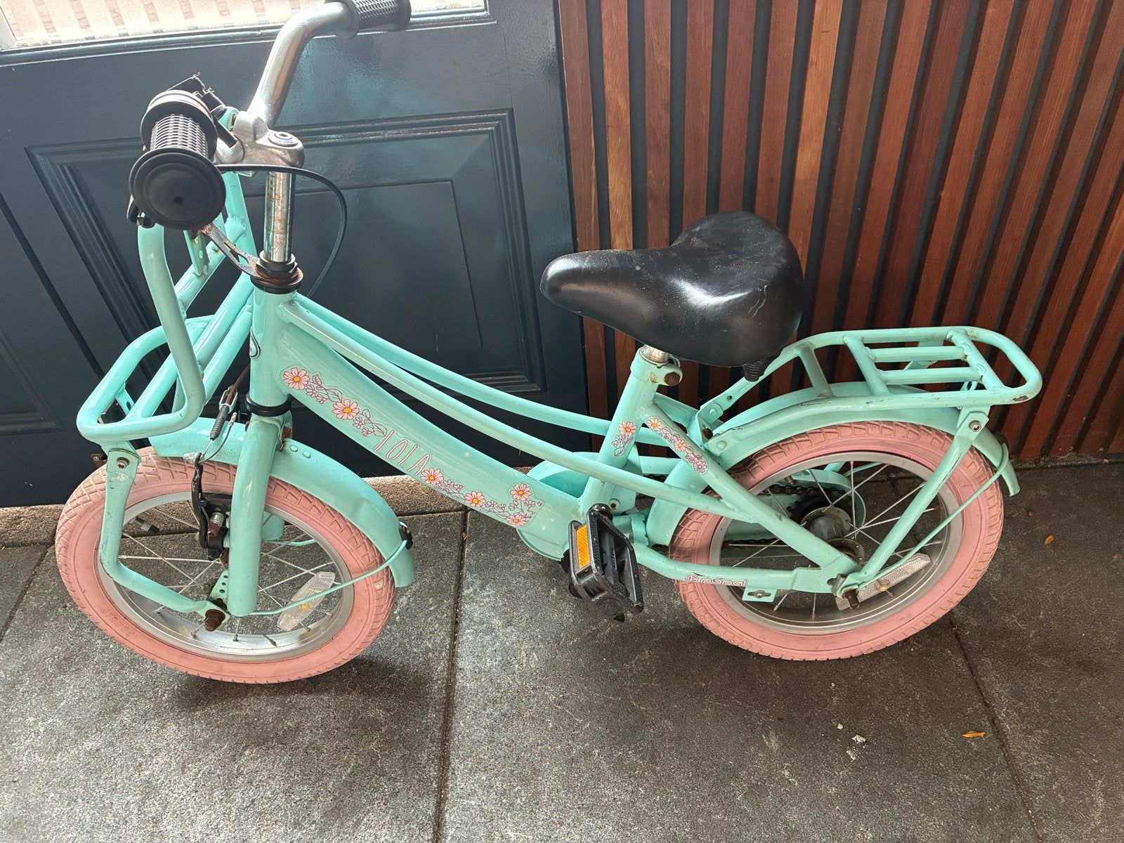Kinderfiets Lola - Mintgroen met roze accenten 16 inch, Ophalen, Gebruikt, Terugtraprem, 16 tot 20 inch