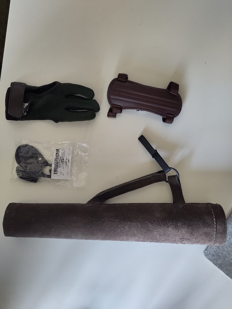 boogschietaccessoires (handschoen, pijlenkoker, vinger, arm), Sport en Fitness, Handboogschieten, Zo goed als nieuw, Bescherming