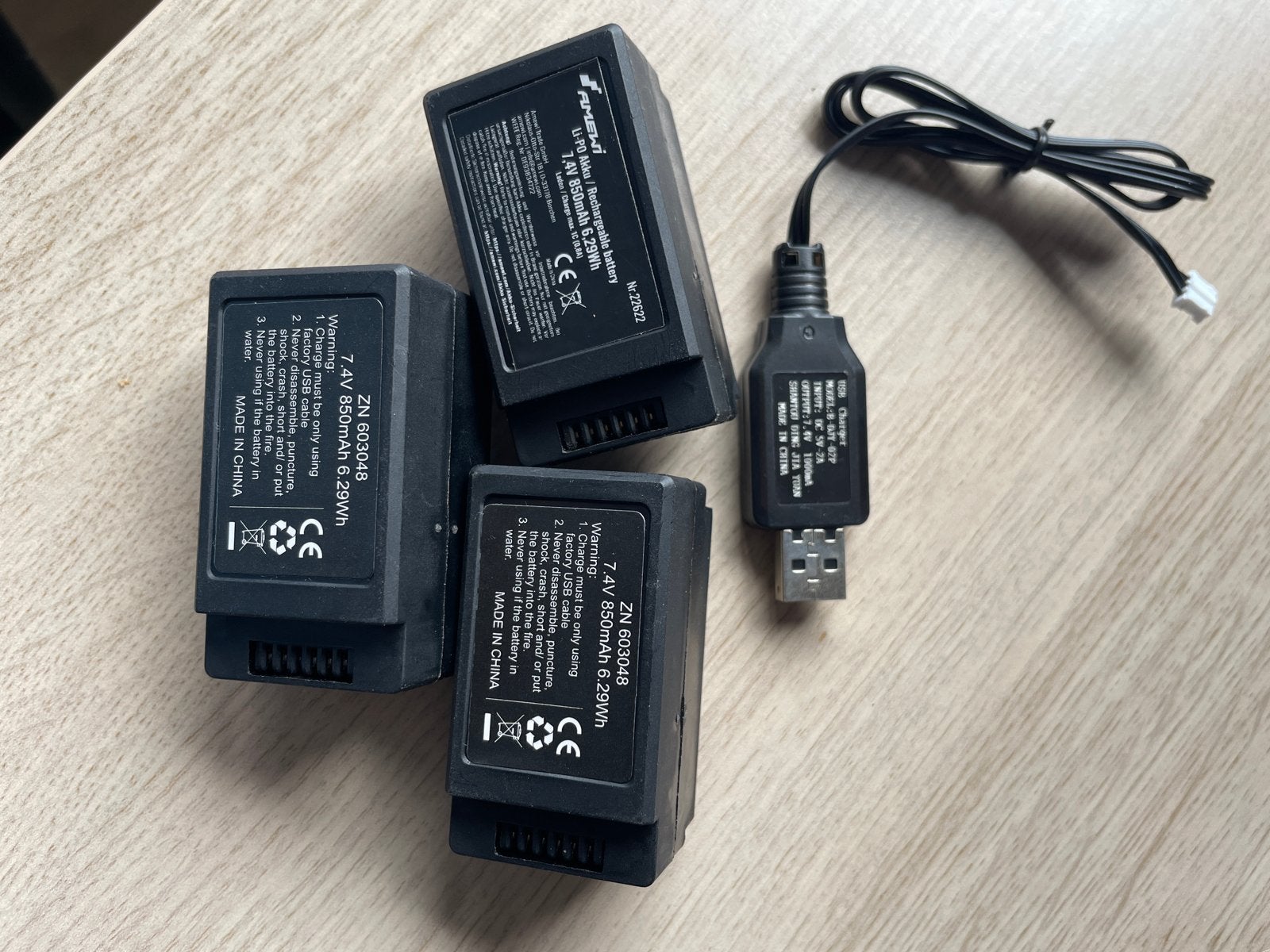 3x accu's 7.4V 850mAh met USB-oplader. KF11 Li-PO, Ophalen of Verzenden, Gebruikt
