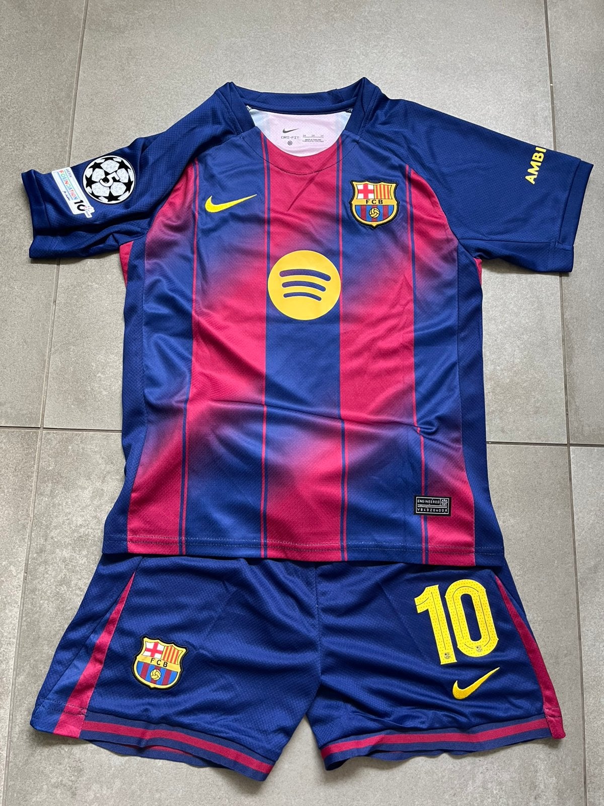 Barca Lamine Yamal Nike voetbaltenue (maat145/155), Maat XS of kleiner, Ophalen of Verzenden, Nieuw, Set