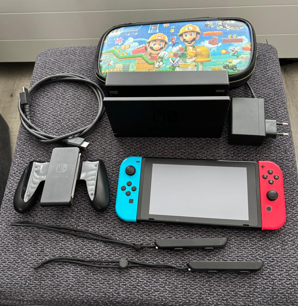 Nintendo Switch complete set (game-console) met opbergetui, Ophalen of Verzenden, Zo goed als nieuw