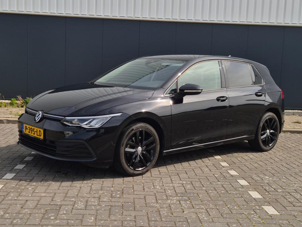 VW Golf 8 | Luxe Style uitvoering | stoel-stuurverw+trekhaak, Auto's, Voorwielaandrijving, 1160 kg, Zwart, Zwart
