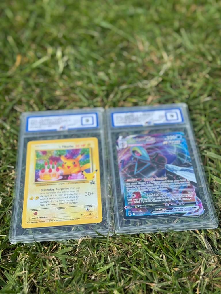 Twee graded pokemon kaarten, Hobby en Vrije tijd, Verzamelkaartspellen | Pokémon, Ophalen of Verzenden, Zo goed als nieuw, Meerdere kaarten