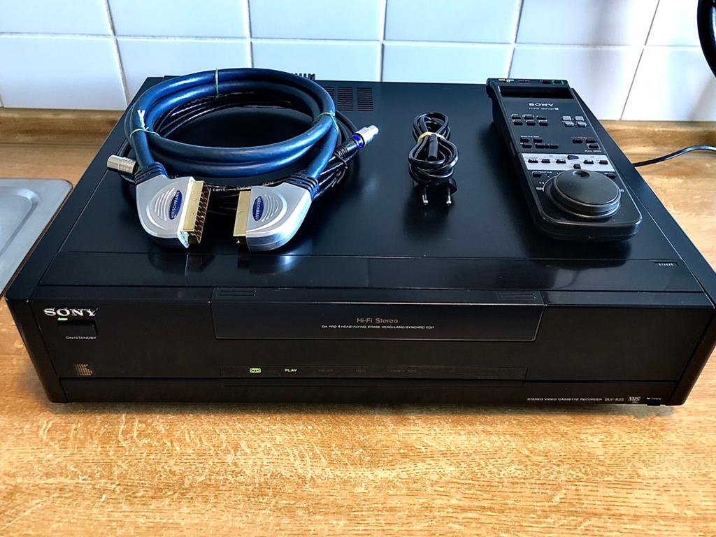 Sony SLV-825 semi professionele montage videorecorder, Ophalen of Verzenden, Refurbished, VHS-speler of -recorder