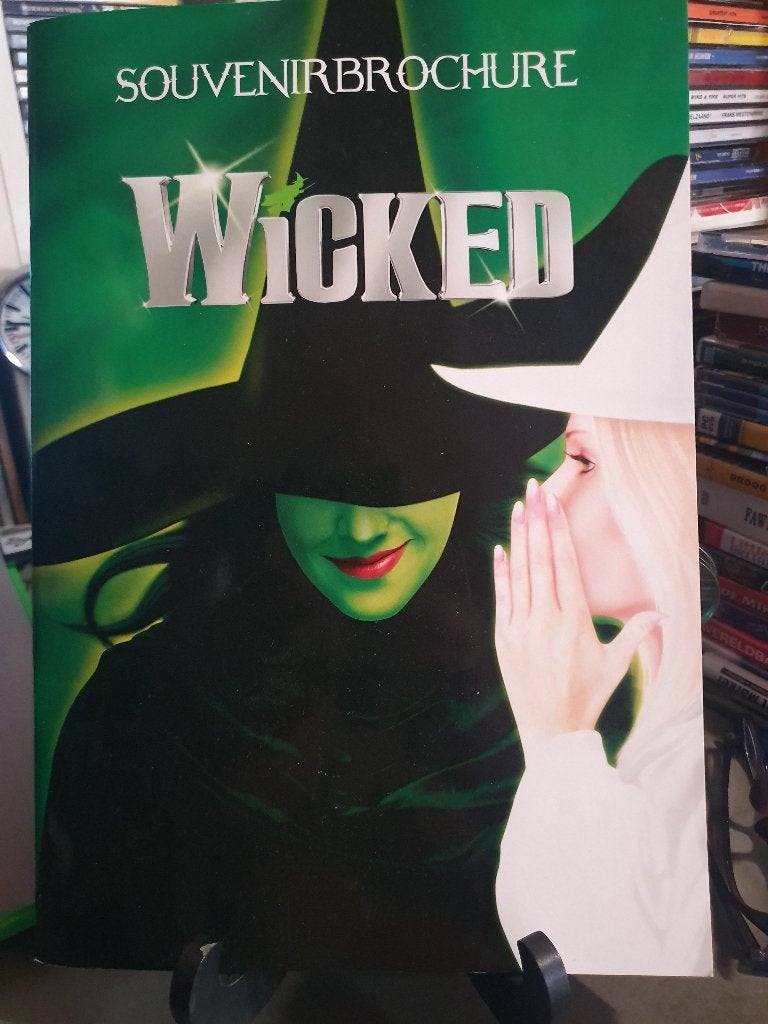 Wicked souvenirbrochure, Ophalen