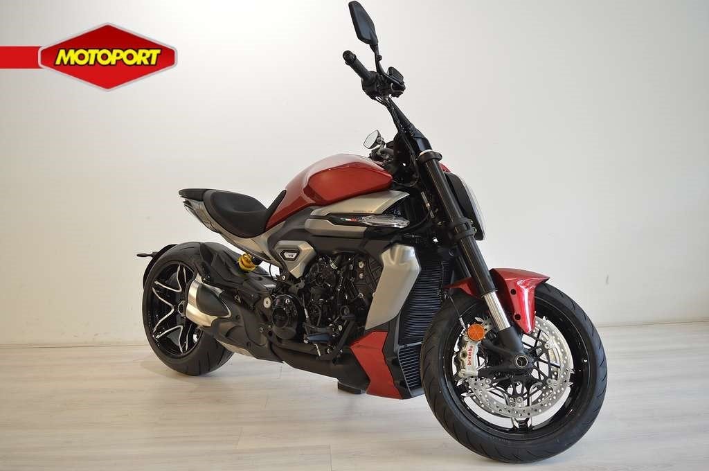 Ducati XDIAVEL V4 (bj 2026), Bedrijf, Distributeur@ducati.fr, DUCATI WEST EUROPE SAS, 390, rue d' Estienne d'Orves
92701  COLOMBES CEDEX, FR