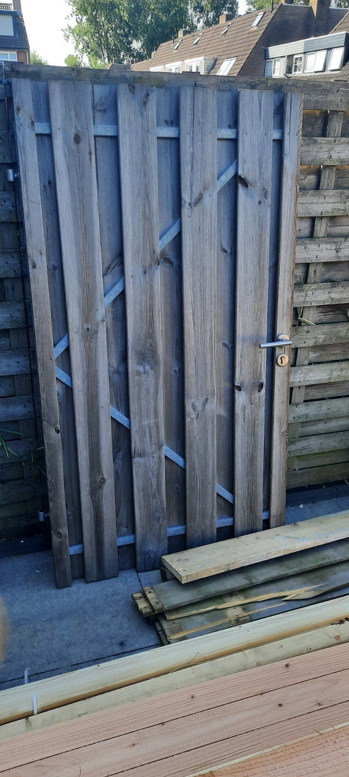 schutting delen en een poort, Ophalen, 3 tot 6 meter, Hout, 1 tot 2 meter