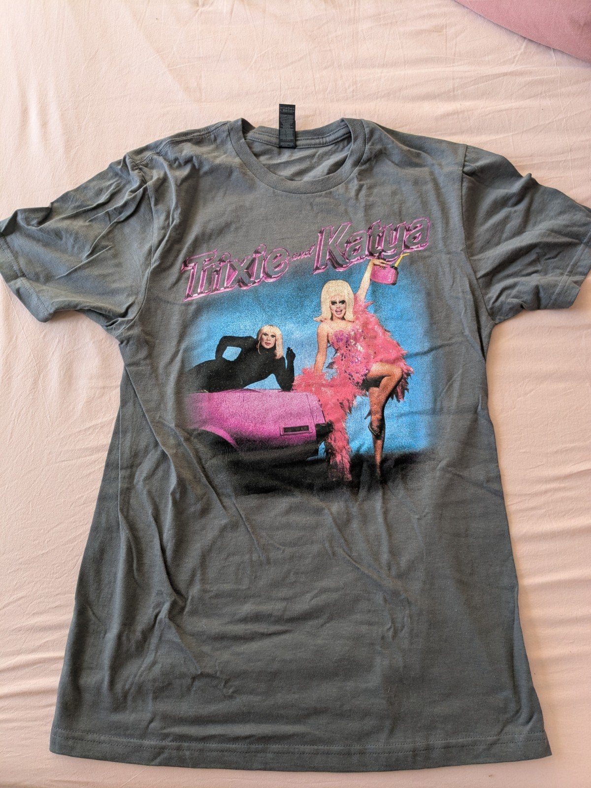 Trixie and Katya live, Kleding | Dames, Bruin, Nieuw, Ophalen of Verzenden, Korte mouw