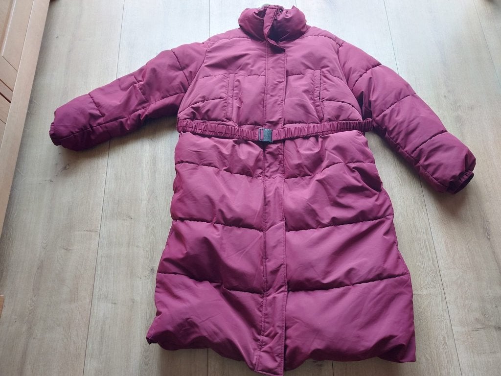 Nette en lange bordeauxrode jas (maat 52), Kleding | Dames, Jassen | Winter, Ophalen of Verzenden, Zo goed als nieuw, Maat 46/48 (XL) of groter