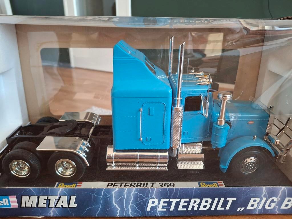 Uniek in Europa,REVELL Metal Peterbilt 359 Big Blue 1:24, Hobby en Vrije tijd, Modelauto's | 1:24, Ophalen of Verzenden, Bus of Vrachtwagen